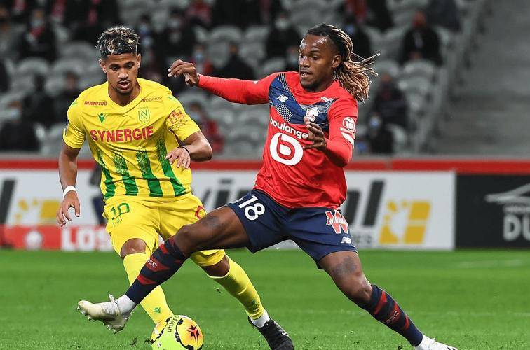 法甲焦点战：里昂主场硬撼斯特拉斯堡，欧战区席位争夺白热化